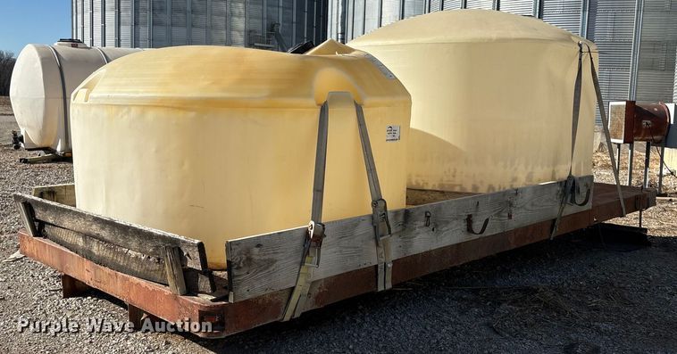 image for item FG2590 (2) poly tanks