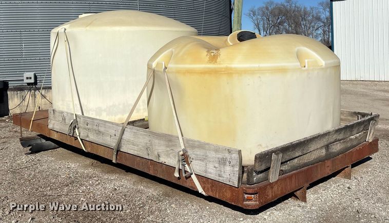 image for item FG2590 (2) poly tanks