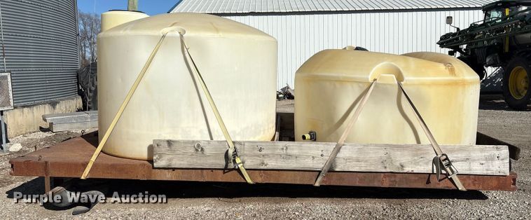 image for item FG2590 (2) poly tanks