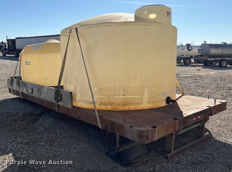 image for item FG2590 (2) poly tanks