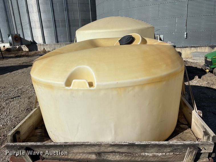 image for item FG2590 (2) poly tanks