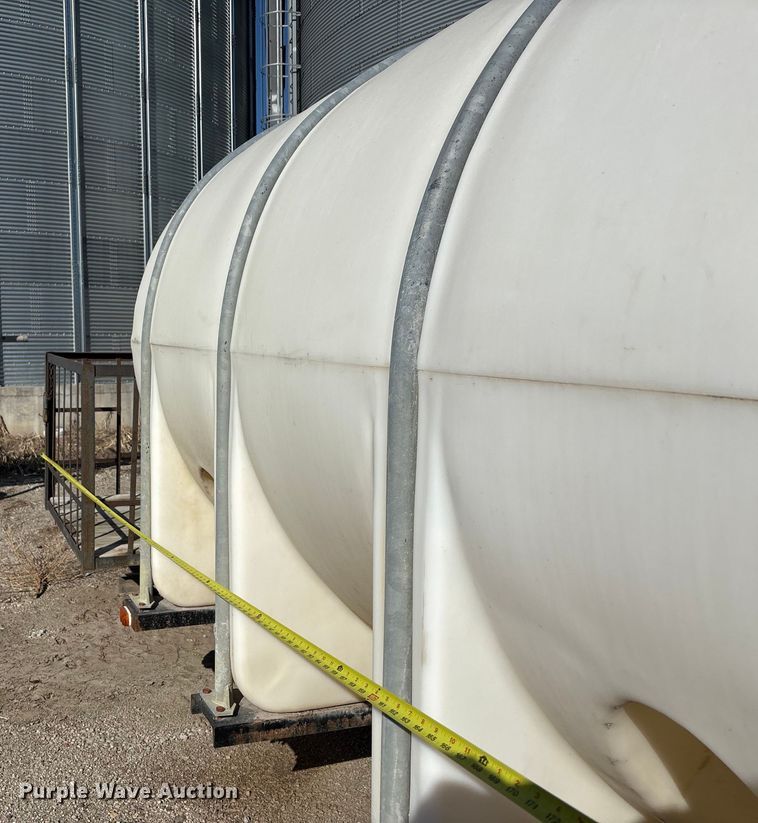 image for item FG2591 Poly tank