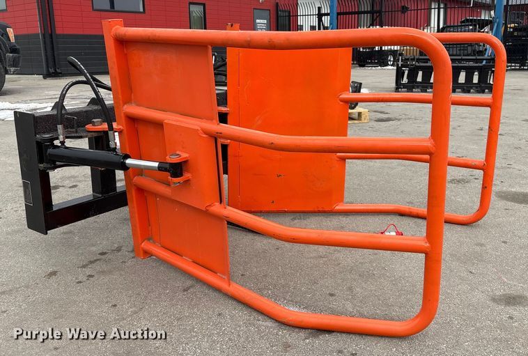 image for item FG2609 2025 Giyi CL100 skid steer bale grabber