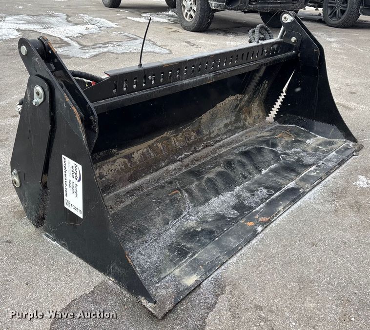 image for item FG2610 2025 Giyi KH72 skid steer four-in-one bucket