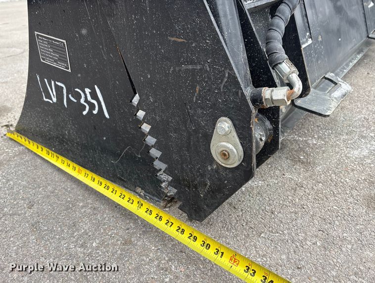 image for item FG2610 2025 Giyi KH72 skid steer four-in-one bucket