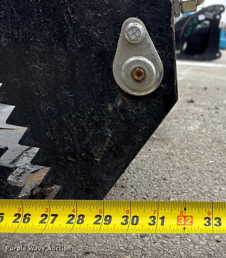 image for item FG2610 2025 Giyi KH72 skid steer four-in-one bucket