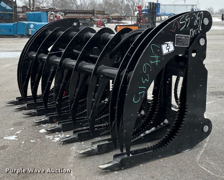 image for item FG2611 2025 Giyi CLG72 skid steer grapple bucket