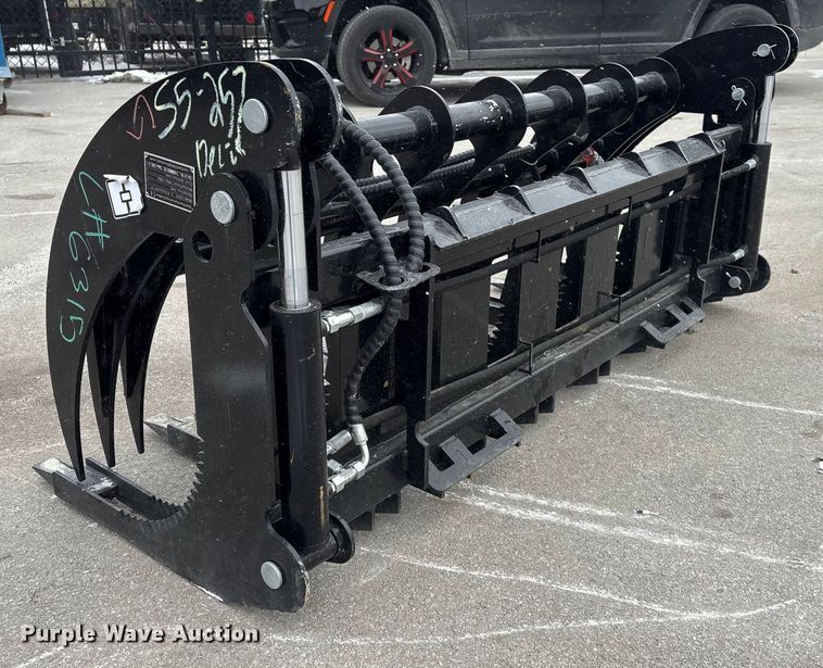 image for item FG2611 2025 Giyi CLG72 skid steer grapple bucket