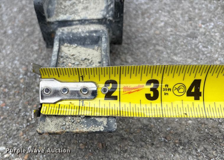 image for item FG2611 2025 Giyi CLG72 skid steer grapple bucket