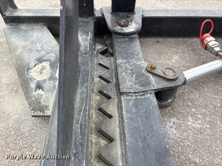 image for item FG2613 Giyi skid steer trencher