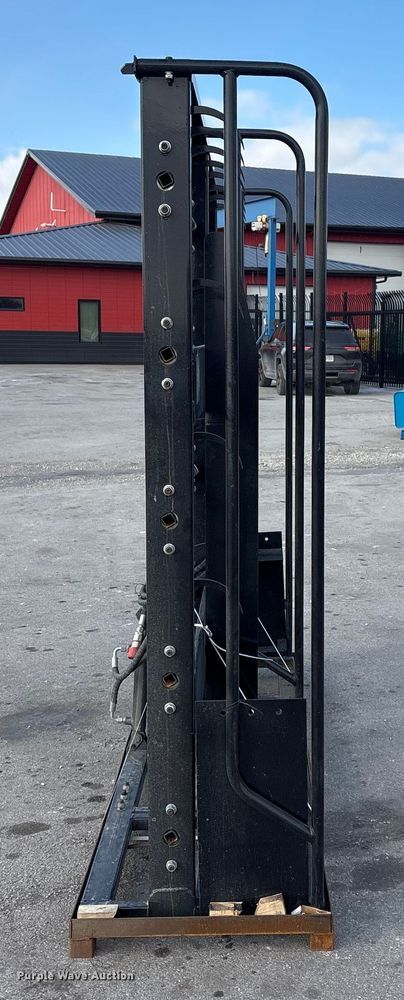 image for item FG2617 2025 Giyi HBC85 skid steer bale accumulator grapple