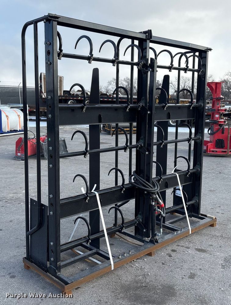 image for item FG2617 2025 Giyi HBC85 skid steer bale accumulator grapple