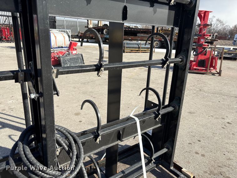 image for item FG2617 2025 Giyi HBC85 skid steer bale accumulator grapple