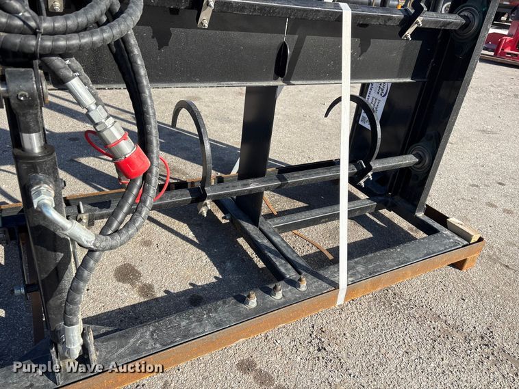 image for item FG2617 2025 Giyi HBC85 skid steer bale accumulator grapple