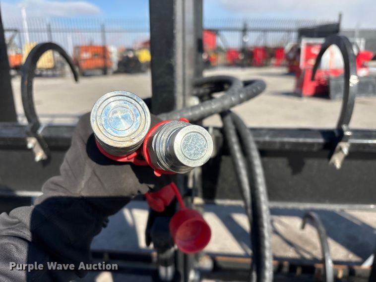 image for item FG2617 2025 Giyi HBC85 skid steer bale accumulator grapple