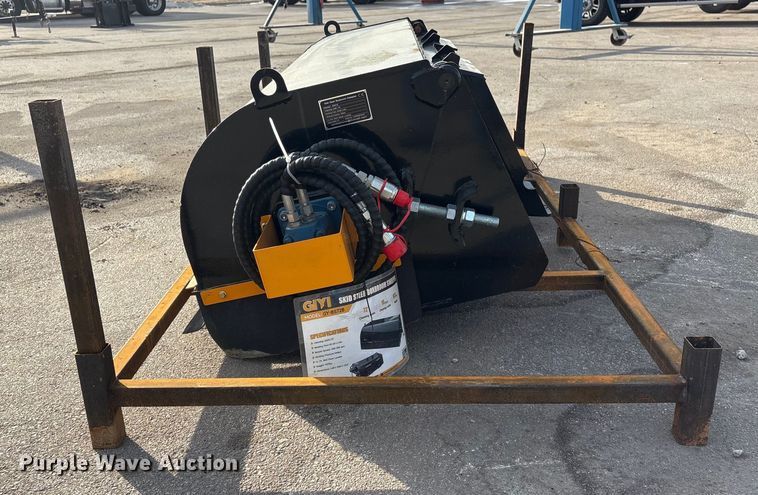 image for item FG2622 2025 Giyi BS72 skid steer sweeper