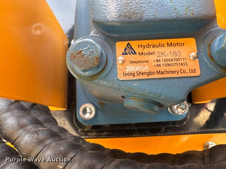 image for item FG2622 2025 Giyi BS72 skid steer sweeper