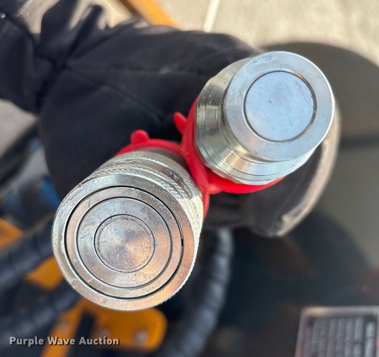 image for item FG2622 2025 Giyi BS72 skid steer sweeper