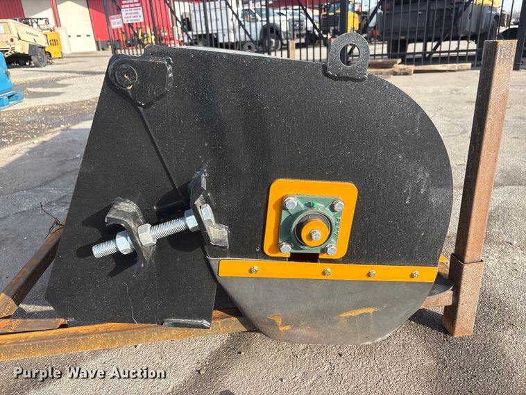 image for item FG2622 2025 Giyi BS72 skid steer sweeper