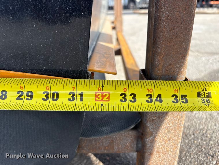 image for item FG2622 2025 Giyi BS72 skid steer sweeper