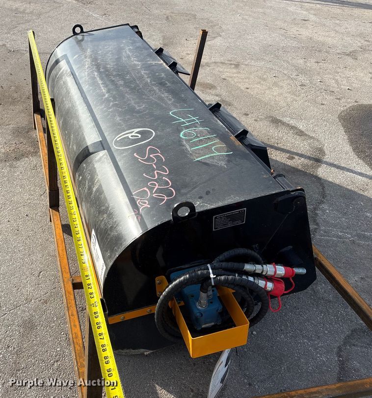 image for item FG2622 2025 Giyi BS72 skid steer sweeper