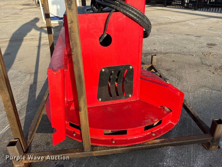 image for item FG2624 2025 Giyi FB30 skid steer feller buncher  