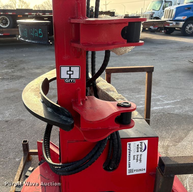 image for item FG2624 2025 Giyi FB30 skid steer feller buncher  