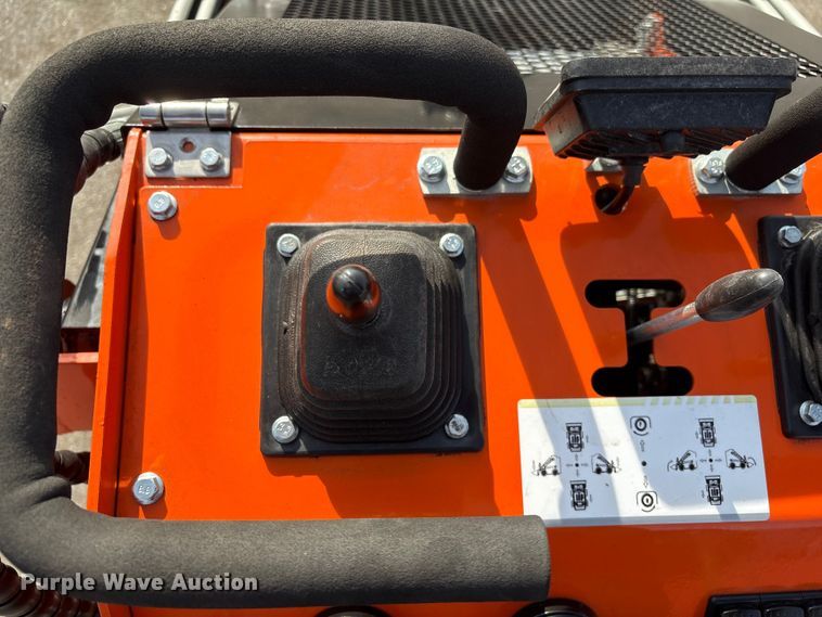 image for item FG2626 2025 SDLOOL 36C compact utility loader