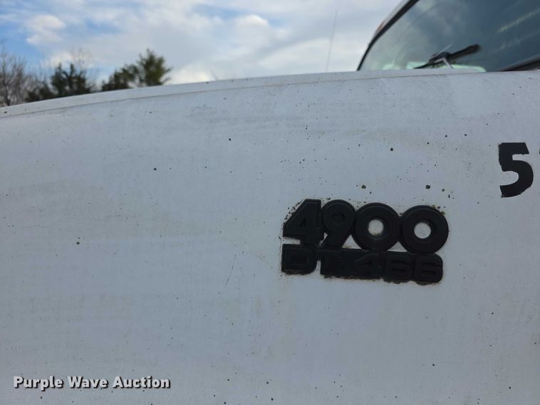 image for item FI0738 1994 International 4900 flatbed truck