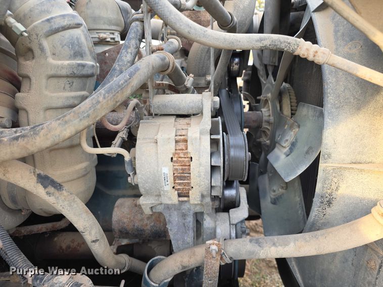 image for item FI0738 1994 International 4900 flatbed truck