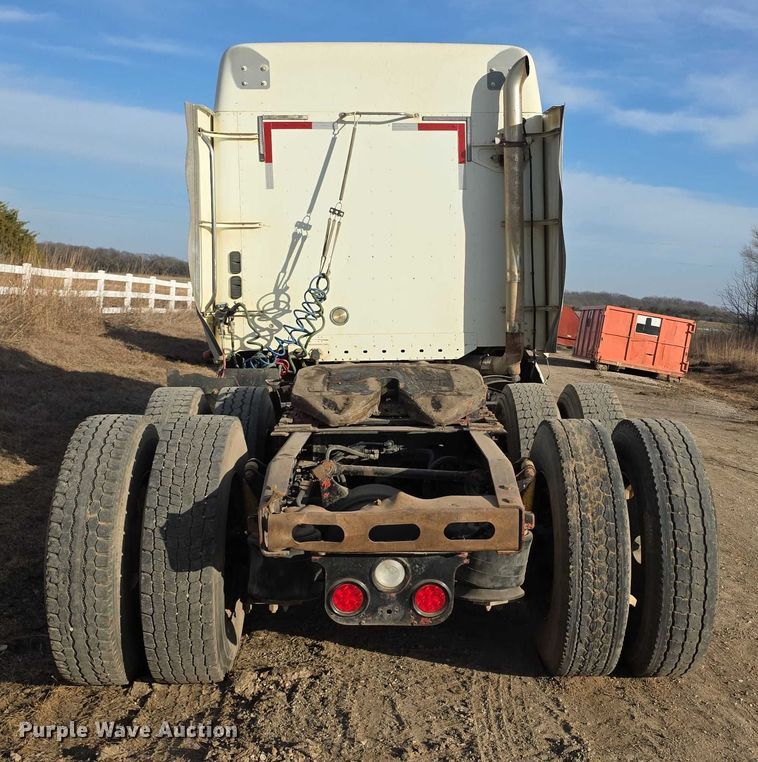 image for item FI0743 2005 Freightliner CST120 semi truck