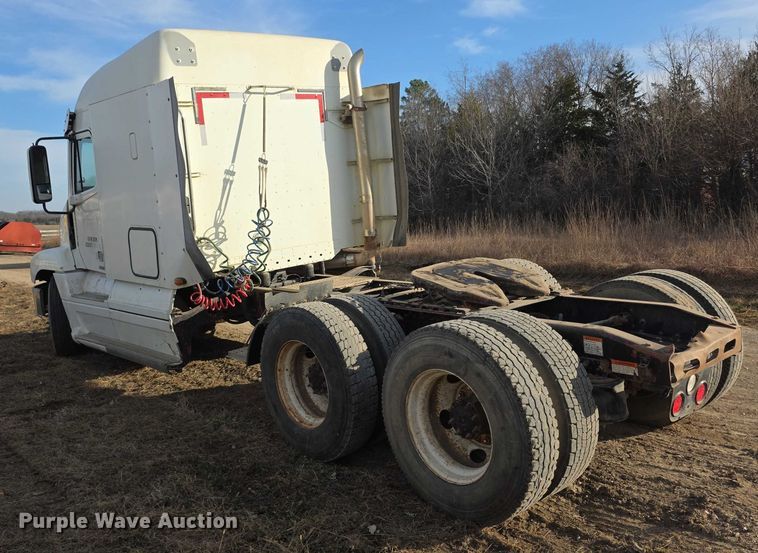 image for item FI0743 2005 Freightliner CST120 semi truck