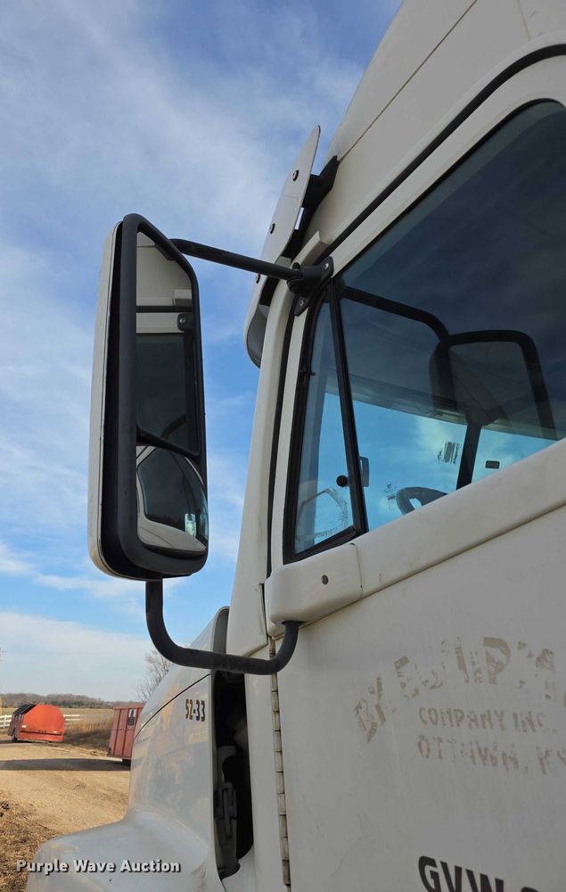 image for item FI0743 2005 Freightliner CST120 semi truck