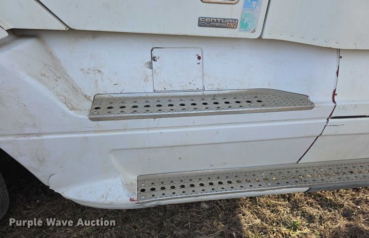 image for item FI0743 2005 Freightliner CST120 semi truck