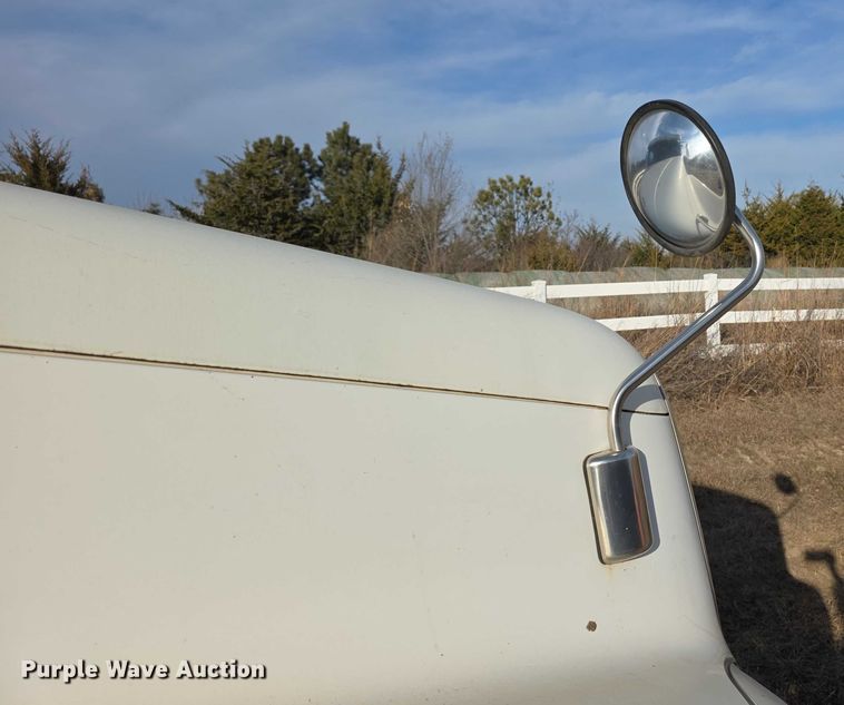 image for item FI0743 2005 Freightliner CST120 semi truck