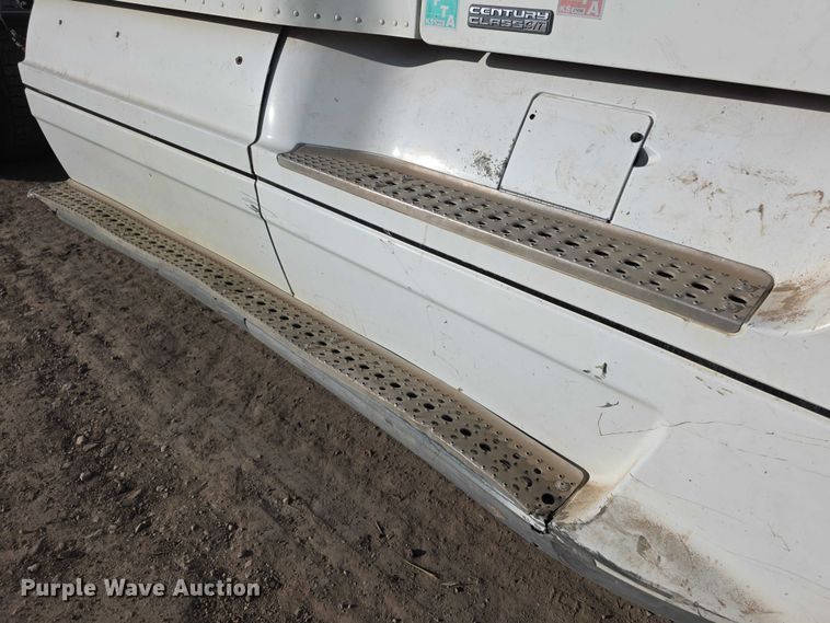 image for item FI0743 2005 Freightliner CST120 semi truck