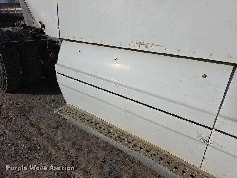 image for item FI0743 2005 Freightliner CST120 semi truck