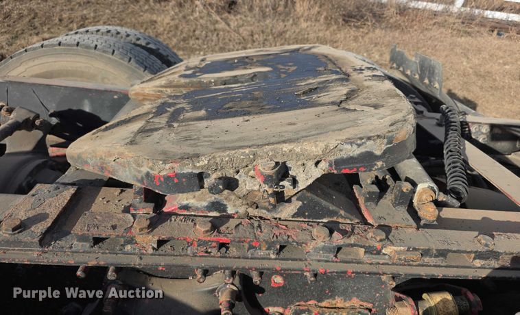 image for item FI0743 2005 Freightliner CST120 semi truck