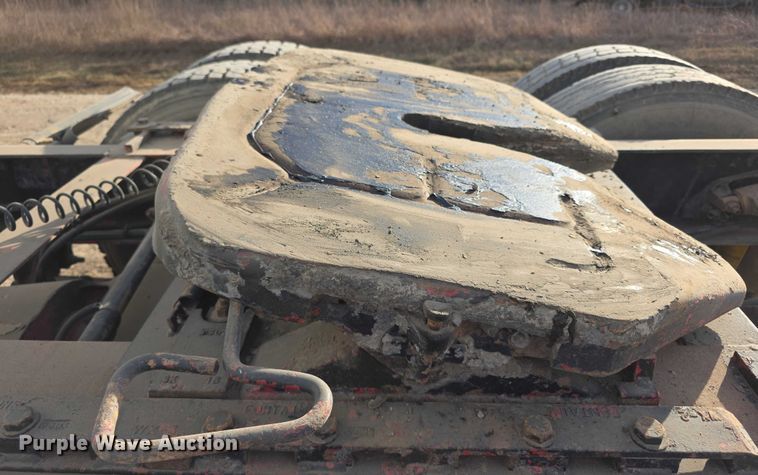 image for item FI0743 2005 Freightliner CST120 semi truck