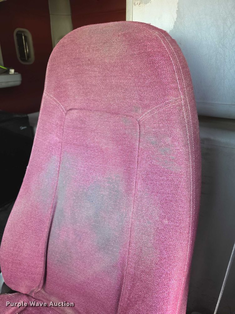 image for item FI0743 2005 Freightliner CST120 semi truck