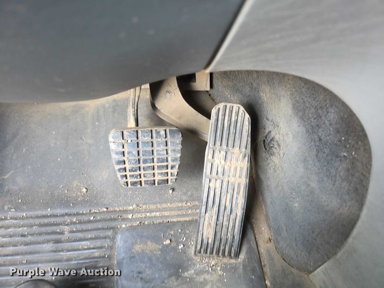 image for item FI0743 2005 Freightliner CST120 semi truck