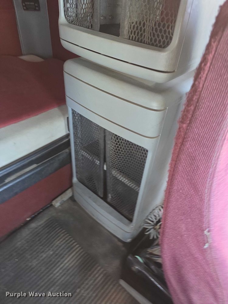 image for item FI0743 2005 Freightliner CST120 semi truck