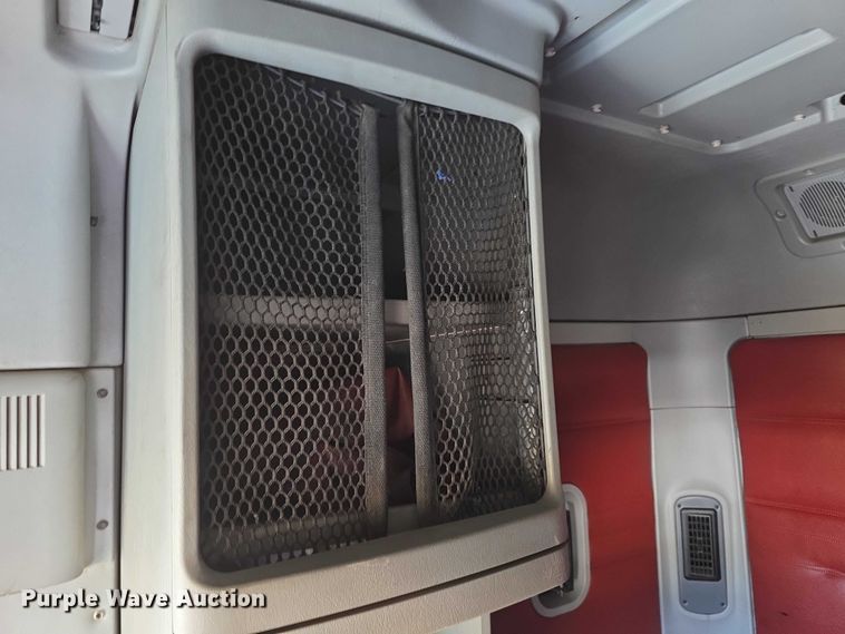 image for item FI0743 2005 Freightliner CST120 semi truck