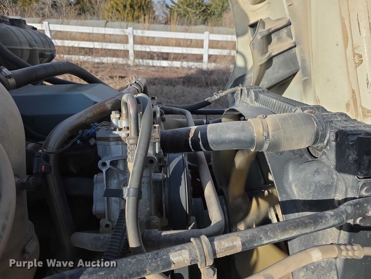 image for item FI0743 2005 Freightliner CST120 semi truck