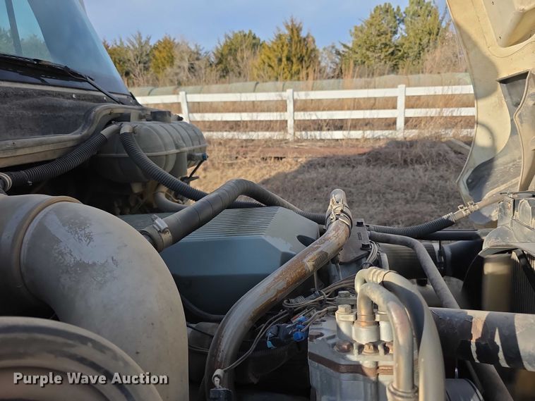 image for item FI0743 2005 Freightliner CST120 semi truck