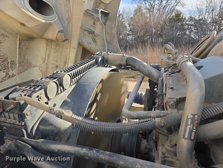 image for item FI0743 2005 Freightliner CST120 semi truck