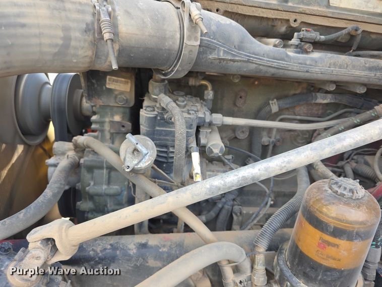 image for item FI0743 2005 Freightliner CST120 semi truck