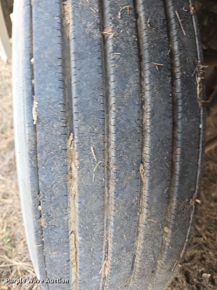 image for item FI0743 2005 Freightliner CST120 semi truck