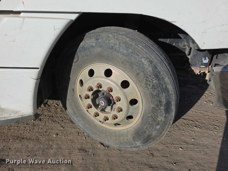 image for item FI0743 2005 Freightliner CST120 semi truck