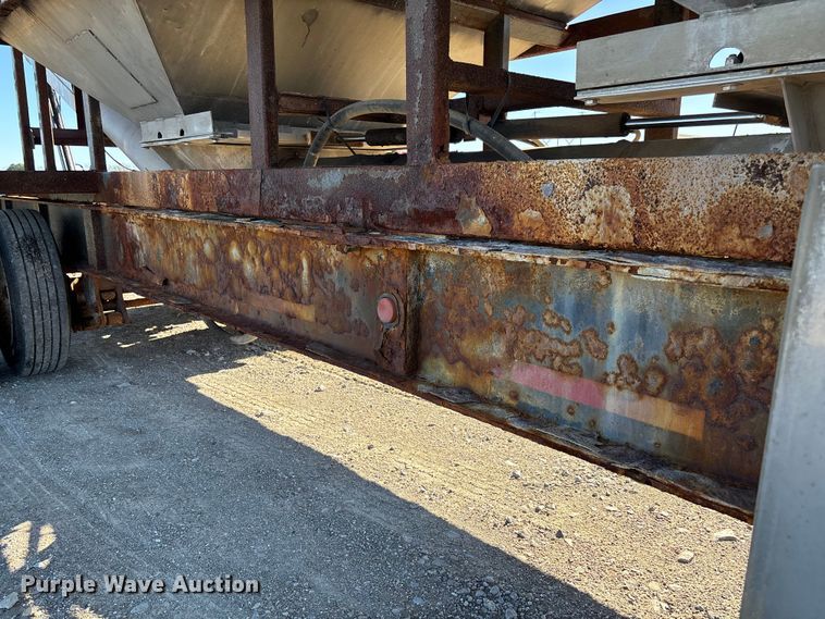 image for item FI1630 2014 Magnolia Adams fertilizer tender trailer